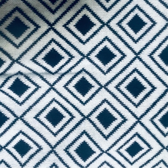 Merona Navy and White Diamond Pattern 3/4 sleeve Sweater - Picture 2 of 9